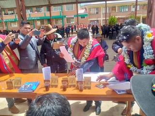 Firma de convenio entre el ITIBB y el Distrito Educativo de Ancoraimes